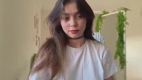 Snapshot of lilyewing_ chatting on 10, 9, 2025 Lily   online show from 10, 9, 2025