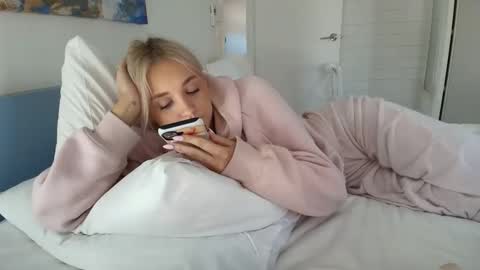 Snapshot of lilyflex chatting on 8, 6, 2026 lilyflex online show from 8, 6, 2026