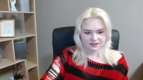 Snapshot of lilysweetxo chatting on 10, 2, 2026 Lily online show from 10, 2, 2026