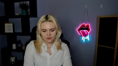 Snapshot of lilysweetxo chatting on 2, 3, 2026 Lily online show from 2, 3, 2026