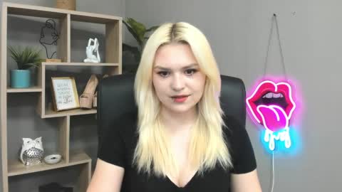 Lily online show from 25, 5, 2026