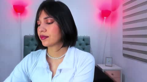  Lina Bedoya  online show from 15, 1, 2025