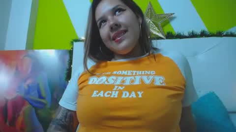 Snapshot of lina_browm chatting on 19, 12, 2024 Lina Browm online show from 19, 12, 2024