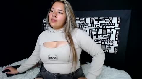 Snapshot of lina_browm chatting on 2, 2, 2025 Lina Browm online show from 2, 2, 2025