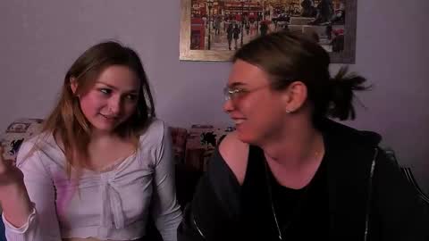 Snapshot of lina_nik chatting on 17, 10, 2025 lina_nik online show from 17, 10, 2025