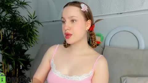 Snapshot of lina_smilee chatting on 19, 6, 2026 Lina online show from 19, 6, 2026