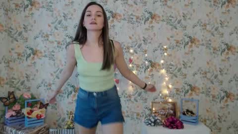 Lina online show from 10, 2, 2025