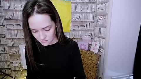 Lina online show from 27, 9, 2025