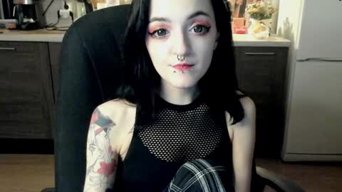 Lina 3  1715622743 online show from 31, 12, 2024