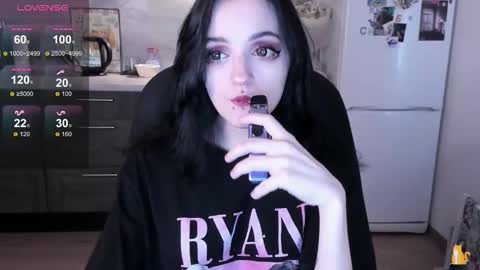 Lina 3  1715622743 online show from 25, 3, 2026