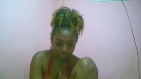 Snapshot of linah1123 chatting on 19, 10, 2025 linah1123 online show from 19, 10, 2025