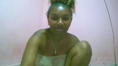 Snapshot of linah1123 chatting on 21, 10, 2025 linah1123 online show from 21, 10, 2025