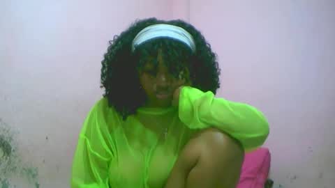 Snapshot of linah1123 chatting on 27, 10, 2025 linah1123 online show from 27, 10, 2025