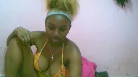 Snapshot of linah1123 chatting on 2, 11, 2025 linah1123 online show from 2, 11, 2025