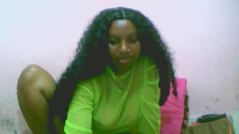 Snapshot of linah1123 chatting on 14, 11, 2025 linah1123 online show from 14, 11, 2025