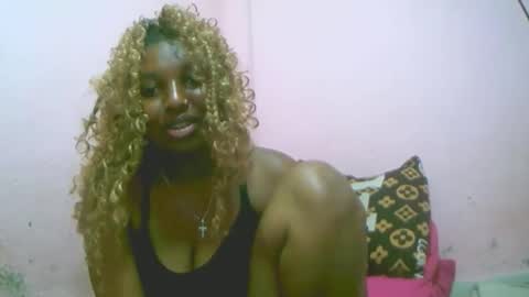 Snapshot of linah1123 chatting on 24, 11, 2025 linah1123 online show from 24, 11, 2025