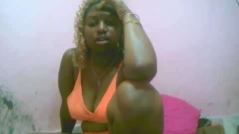 Snapshot of linah1123 chatting on 25, 11, 2025 linah1123 online show from 25, 11, 2025