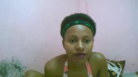 Snapshot of linah1123 chatting on 12, 1, 2026 linah1123 online show from 12, 1, 2026