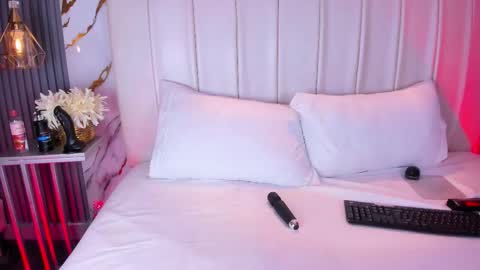 linakatelles online show from 18, 3, 2026