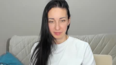 LinaLivee online show from 12, 2, 2026