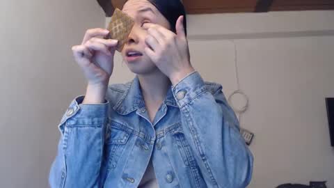 Snapshot of linavillada_ chatting on 11, 9, 2025 Lina online show from 11, 9, 2025