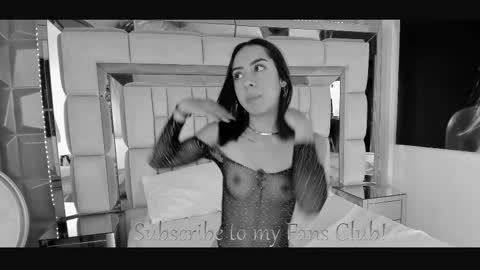 Lincy Rios  online show from 5, 11, 2025