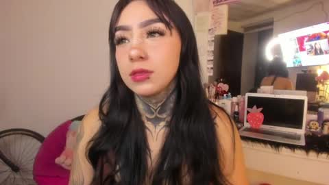 Snapshot of linda_milleer_ chatting on 1, 7, 2026 Lindaa maria online show from 1, 7, 2026