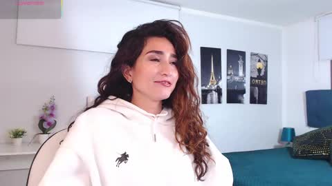 Maria Paula online show from 23, 4, 2026