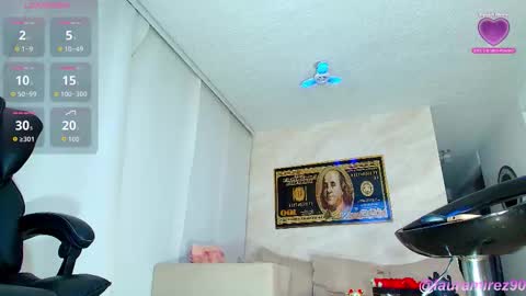 Snapshot of linda_xx90 chatting on 24, 10, 2025 LAURA RAMIREZ online show from 24, 10, 2025