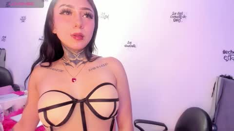 Snapshot of lindaa_miller chatting on 2, 12, 2025 linda miller online show from 2, 12, 2025