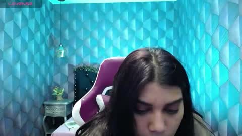 Snapshot of lindabreexlove chatting on 19, 12, 2024 online show from 19, 12, 2024