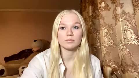 Luna online show from 12, 11, 2025