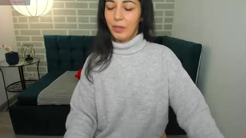 Snapshot of lindainsatiable chatting on 11, 11, 2025 Linda online show from 11, 11, 2025