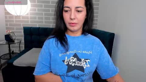 Snapshot of lindainsatiable chatting on 22, 11, 2025 Linda online show from 22, 11, 2025