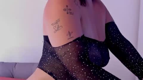 ISSABELLA online show from 27, 5, 2026