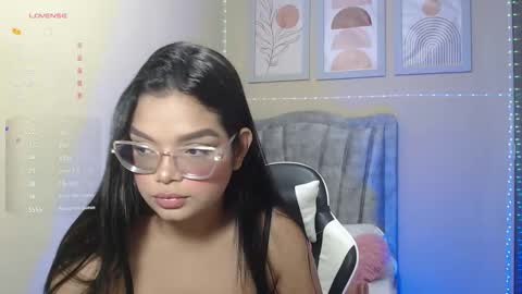 Snapshot of lindsay_sweet24 chatting on 12, 10, 2025 ana online show from 12, 10, 2025