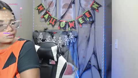 Snapshot of lindsay_sweet24 chatting on 26, 10, 2025 ana online show from 26, 10, 2025