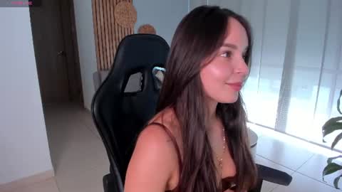Snapshot of lindseyhallx chatting on 5, 7, 2026 call me annie online show from 5, 7, 2026
