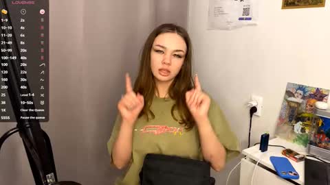 Snapshot of lindseytammo chatting on 5, 11, 2025 Kate online show from 5, 11, 2025