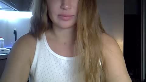 Snapshot of lindsisecret chatting on 22, 12, 2025 Anna online show from 22, 12, 2025