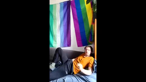 linushugebttm420 online show from 21, 4, 2026