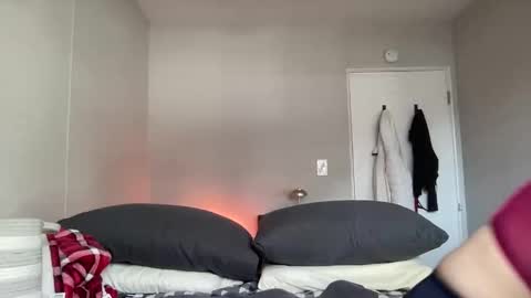 Snapshot of linusloves chatting on 8, 2, 2026 linusloves online show from 8, 2, 2026