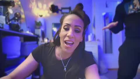 linuxgirlsudosu online show from 4, 2, 2025