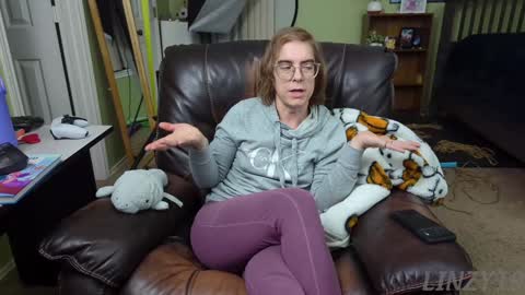 Snapshot of linzy19 chatting on 26, 12, 2024 Linzy19 online show from 26, 12, 2024