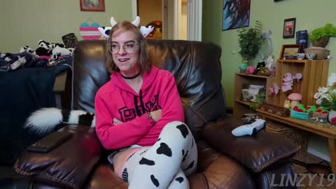 Snapshot of linzy19 chatting on 28, 1, 2025 Linzy19 online show from 28, 1, 2025