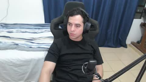 Snapshot of lionblake chatting on 9, 4, 2026 lionblake online show from 9, 4, 2026