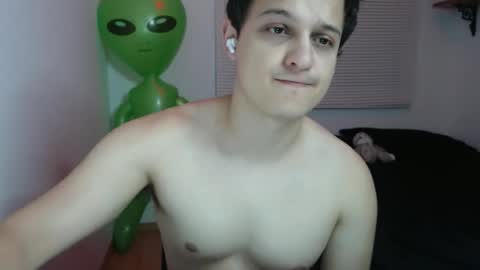 Snapshot of lioncluess chatting on 6, 4, 2026 Lion Cluess online show from 6, 4, 2026