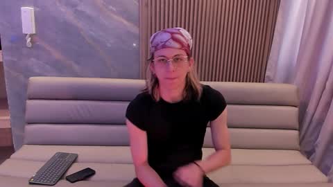 Snapshot of lior_evan chatting on 22, 11, 2025 Lior evan online show from 22, 11, 2025