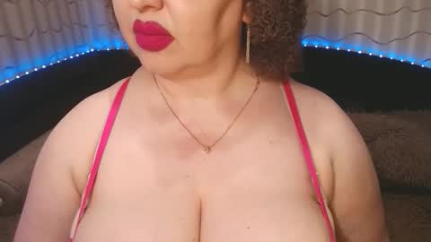 Snapshot of lipsaddiction chatting on 3, 6, 2026 LIpsAddiction online show from 3, 6, 2026