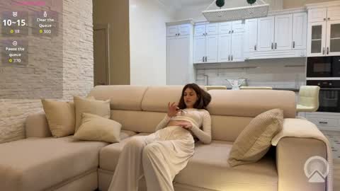 lipsylolly online show from 10, 4, 2026